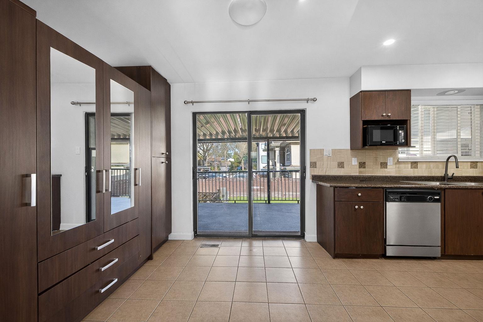 12959 Carluke Crescent, Surrey, British Columbia  V3V 6R5 - Photo 8 - R3086925