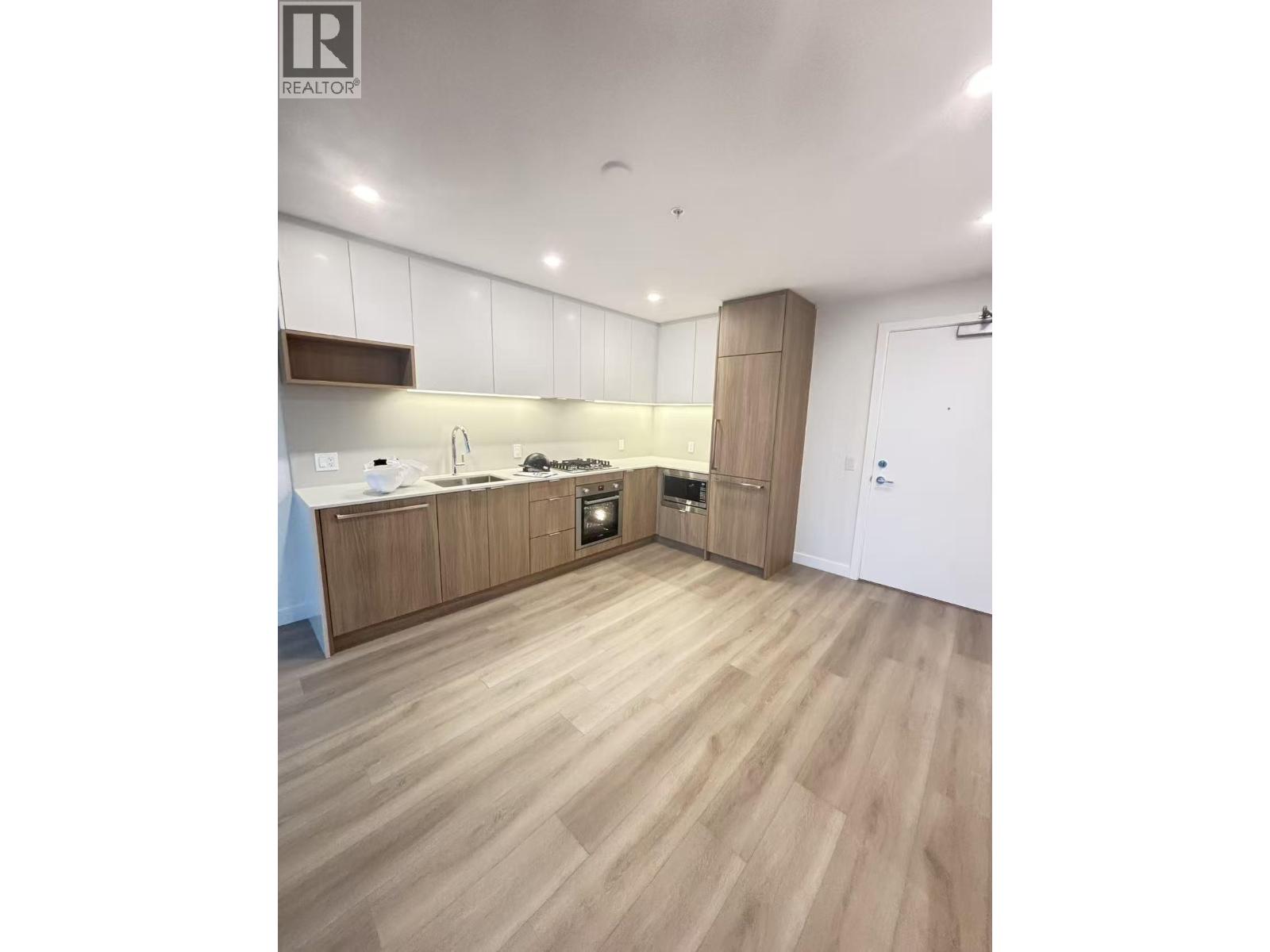 5987 Wilson Avenue, Burnaby, British Columbia  V5H 0M1 - Photo 3 - R3087349