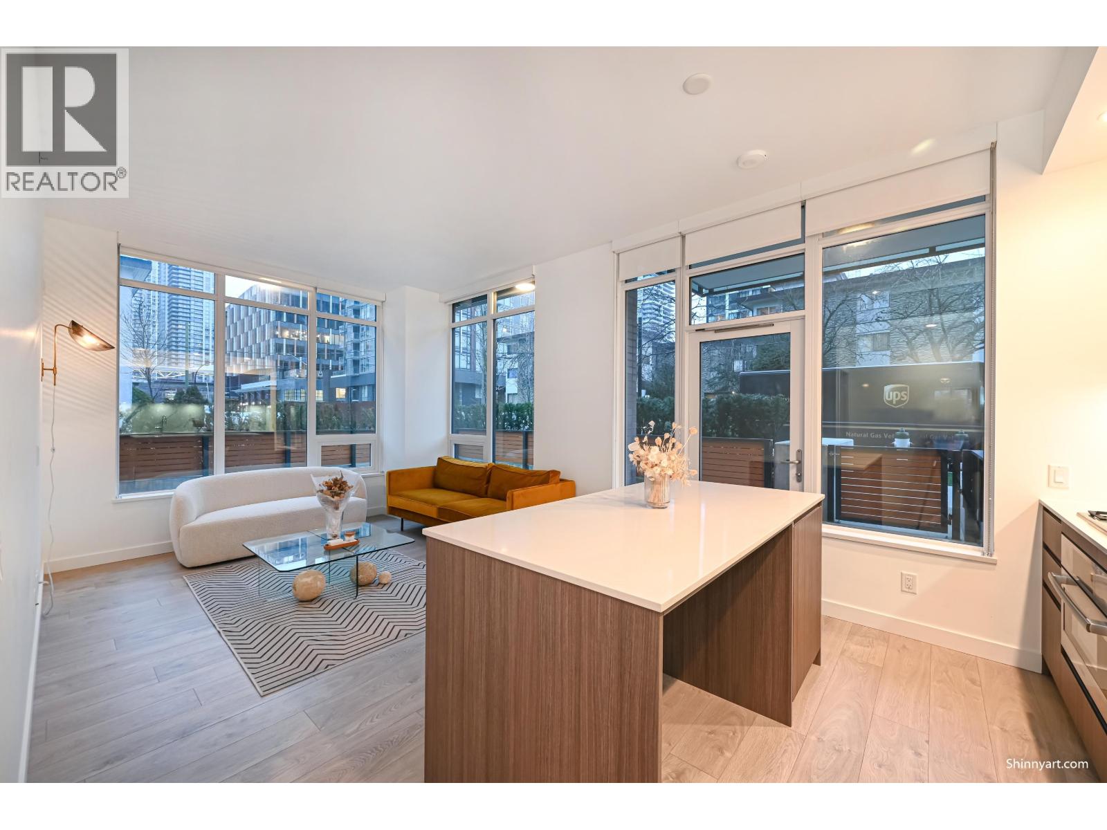 101 6463 Silver Avenue, Burnaby, British Columbia  V5H 0K4 - Photo 8 - R3085546