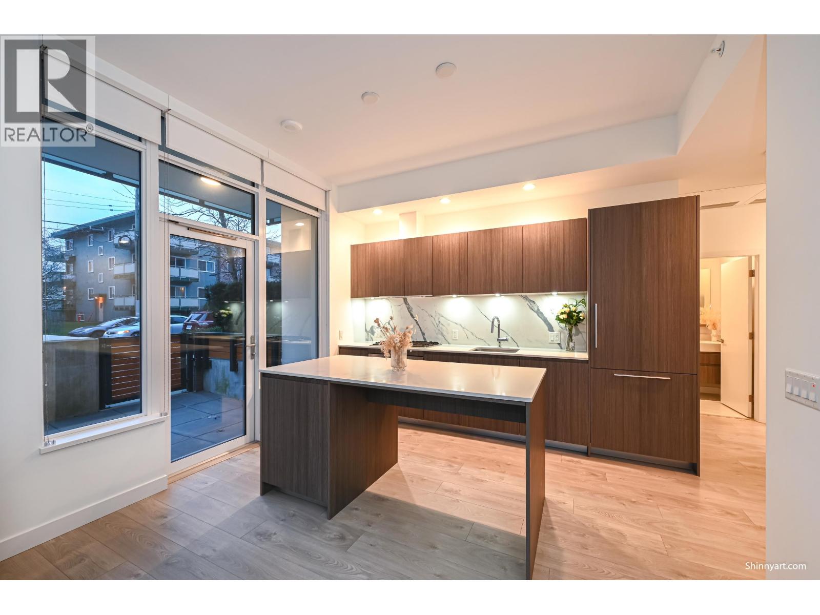 101 6463 Silver Avenue, Burnaby, British Columbia  V5H 0K4 - Photo 9 - R3085546