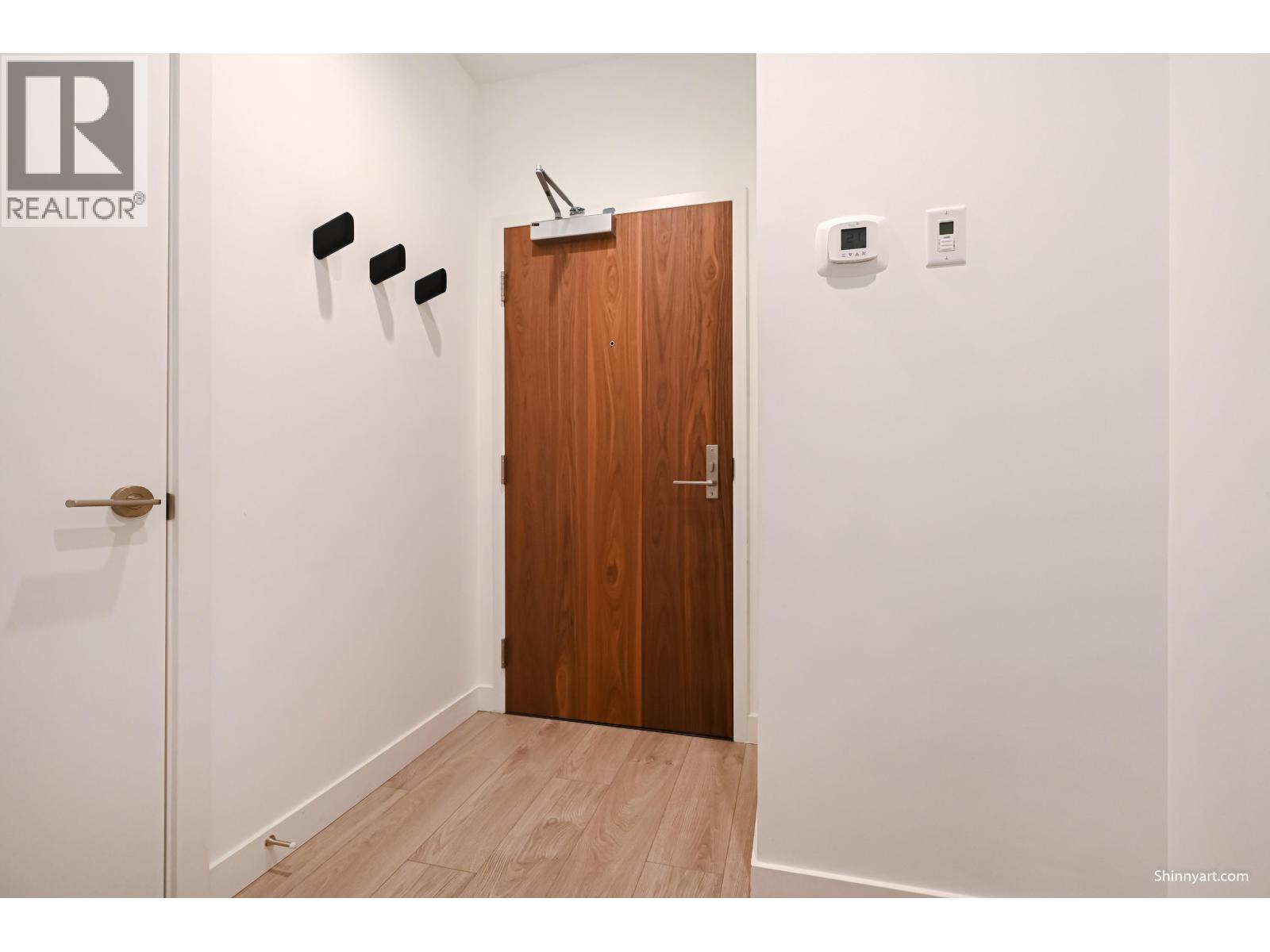 101 6463 Silver Avenue, Burnaby, British Columbia  V5H 0K4 - Photo 5 - R3085546