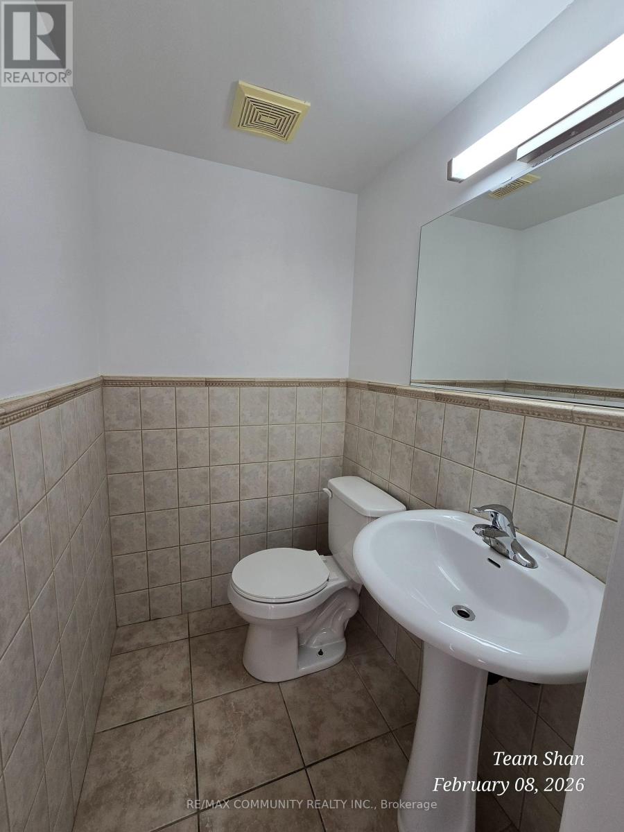 16 Bernard Avenue, Brampton, Ontario  L6Y 5S6 - Photo 12 - W12769102