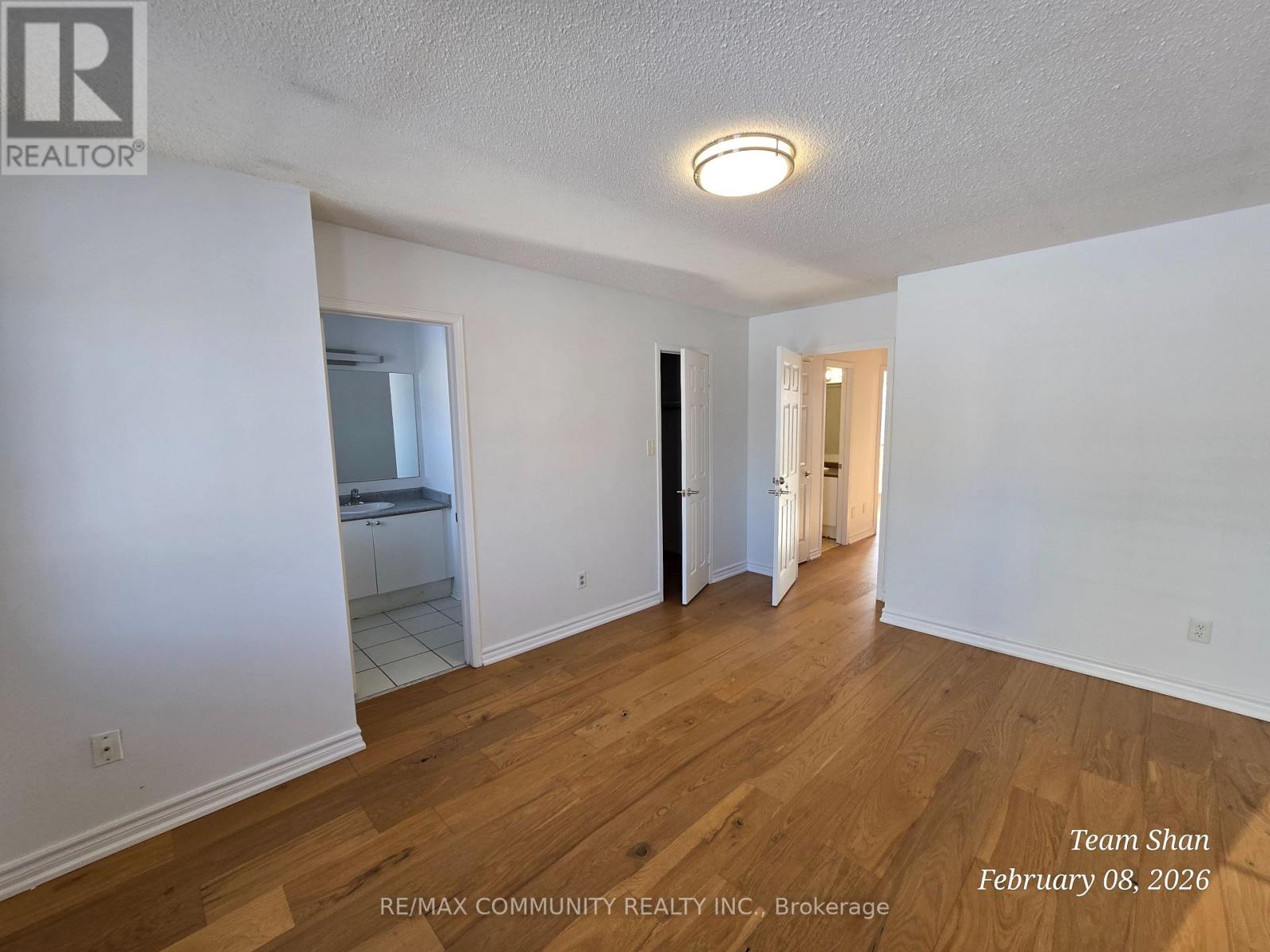 16 Bernard Avenue, Brampton, Ontario  L6Y 5S6 - Photo 10 - W12769102