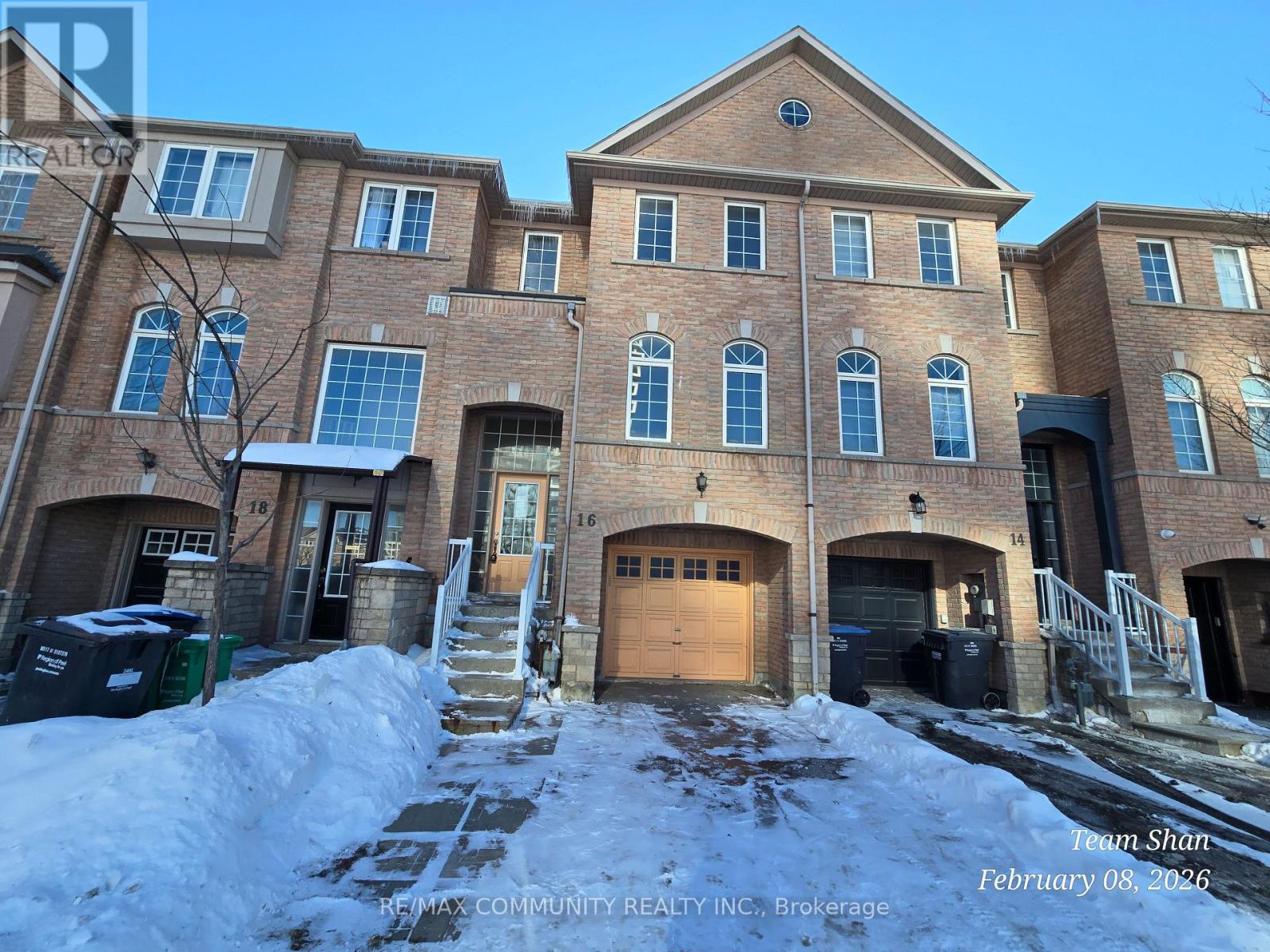 16 Bernard Avenue, Brampton, Ontario  L6Y 5S6 - Photo 2 - W12769102