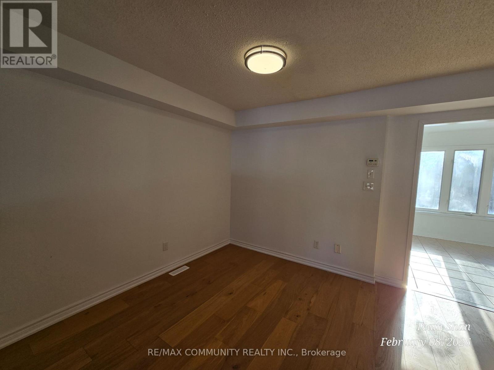 16 Bernard Avenue, Brampton, Ontario  L6Y 5S6 - Photo 5 - W12769102