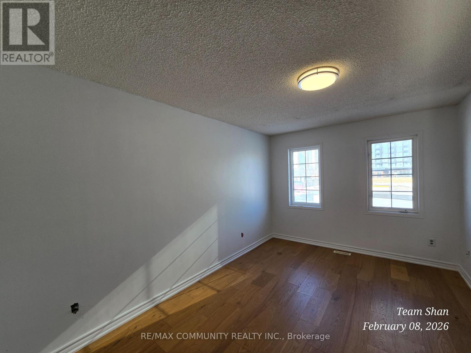 16 Bernard Avenue, Brampton, Ontario  L6Y 5S6 - Photo 9 - W12769102