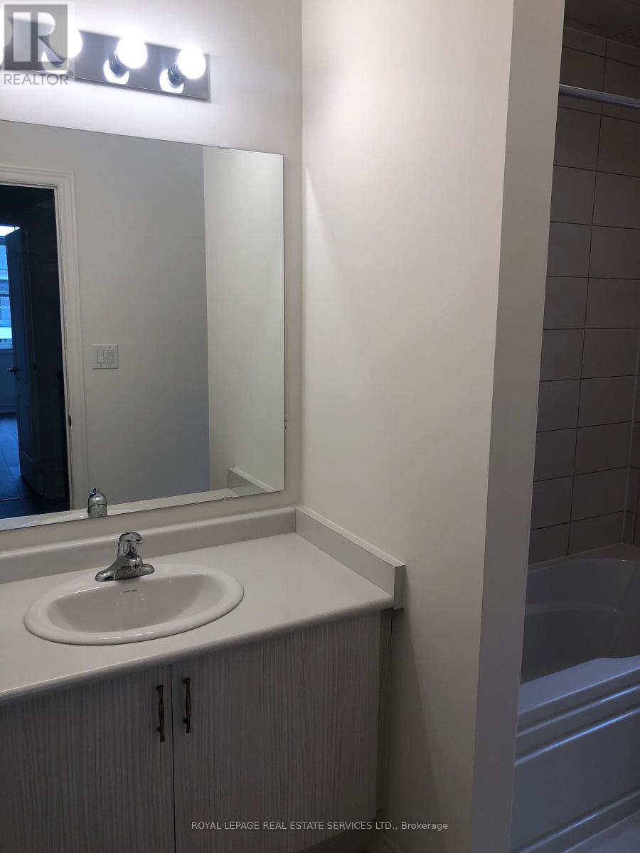 11 Mountain Heights Place S, Hamilton (Waterdown), Ontario  L8P 4E8 - Photo 7 - X12759884