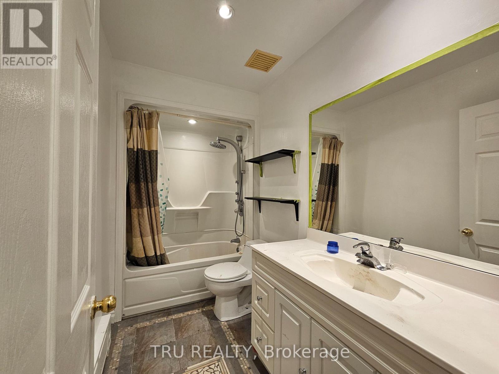 1 - 205 Lavergne Street, Ottawa, Ontario  K1L 5E4 - Photo 11 - X12770250