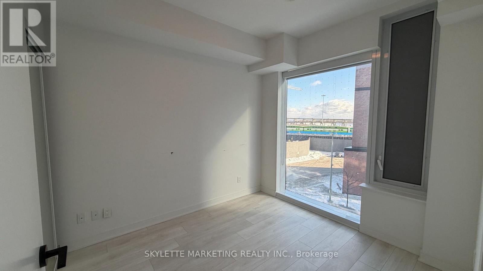 S447 - 35 Rolling Mills Road, Toronto (Waterfront Communities), Ontario  M5A 0V6 - Photo 3 - C12770244