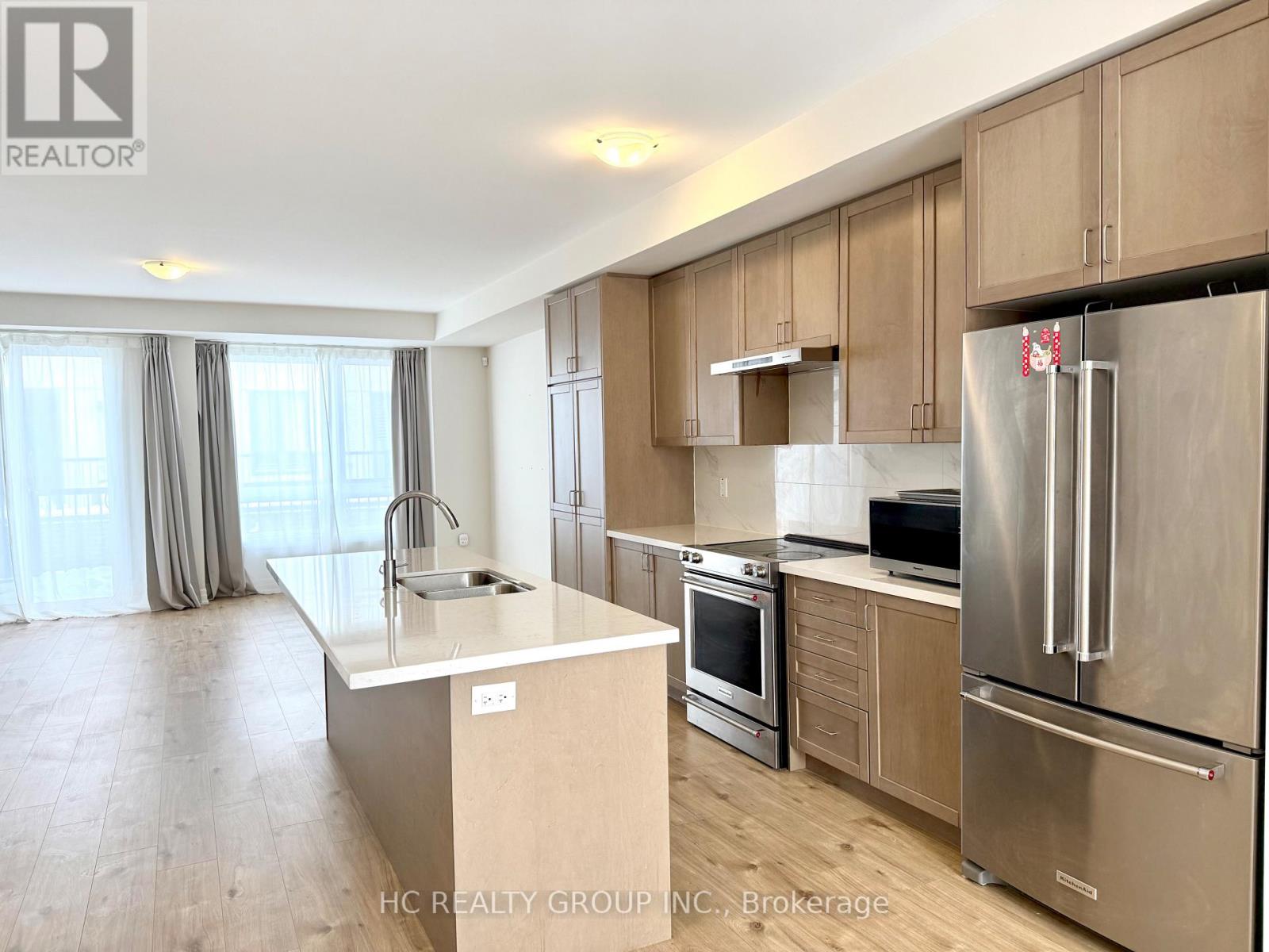 33 Thomas Armstrong Lane, Richmond Hill, Ontario  L4C 3E4 - Photo 3 - N12632490