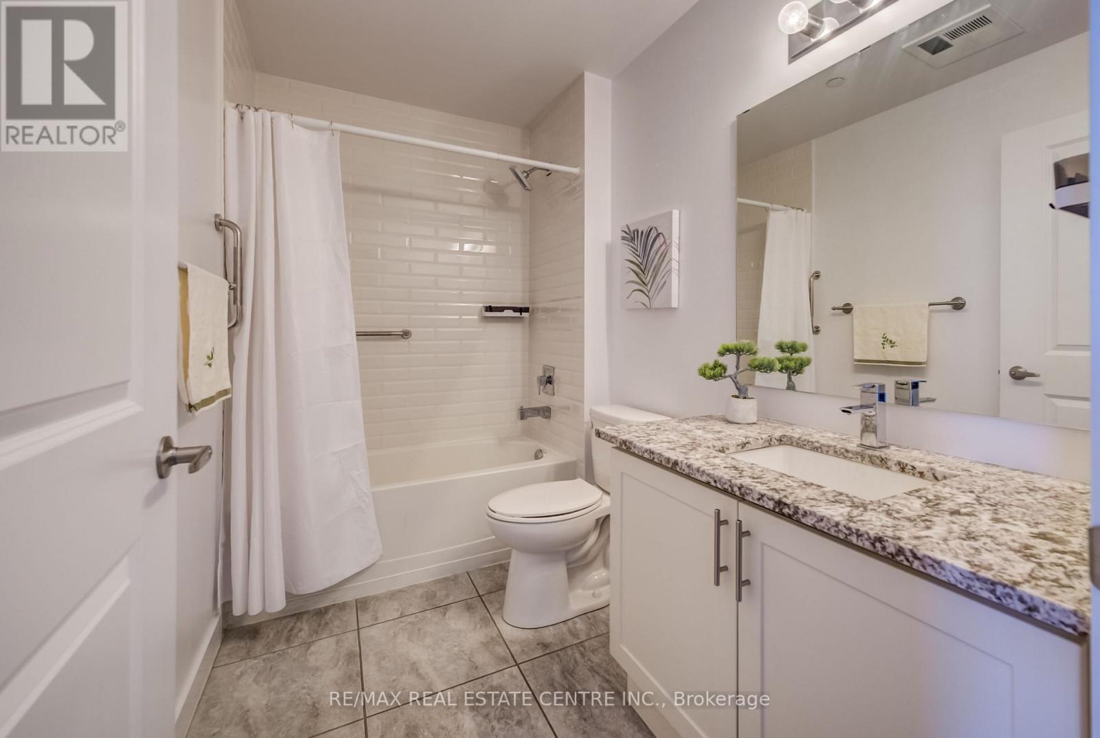 303 - 35 Southshore Crescent, Hamilton (Lakeshore), Ontario  L8E 0J2 - Photo 21 - X12734466