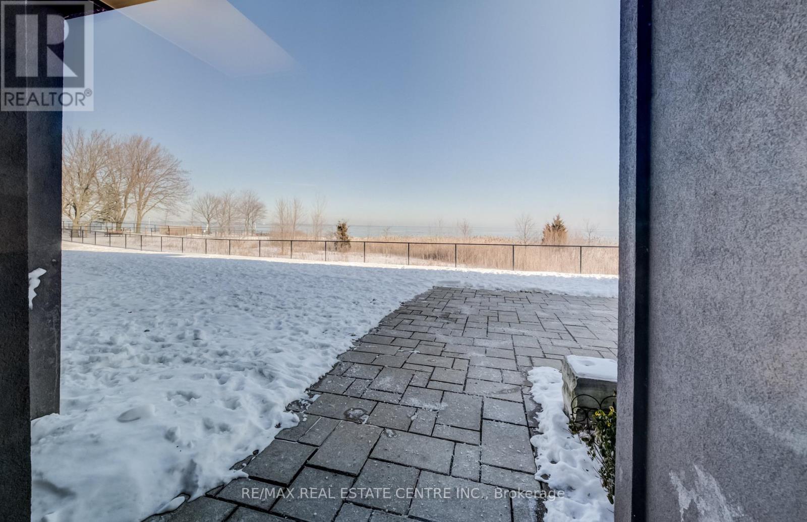 303 - 35 Southshore Crescent, Hamilton (Lakeshore), Ontario  L8E 0J2 - Photo 30 - X12734466