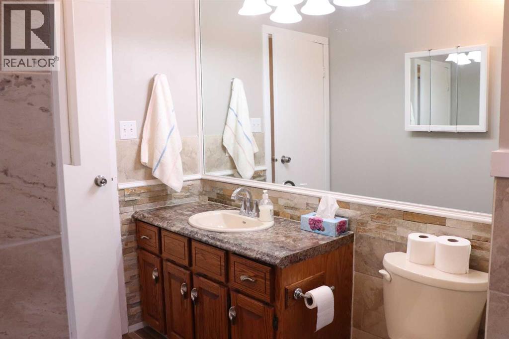 164 Mt Crandell Crescent W, Lethbridge, Alberta  T1K 6L8 - Photo 11 - A2283005