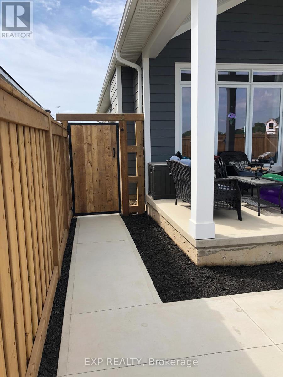 56 Optimist Drive, Southwold, Ontario  N5P 0G4 - Photo 11 - X12770260