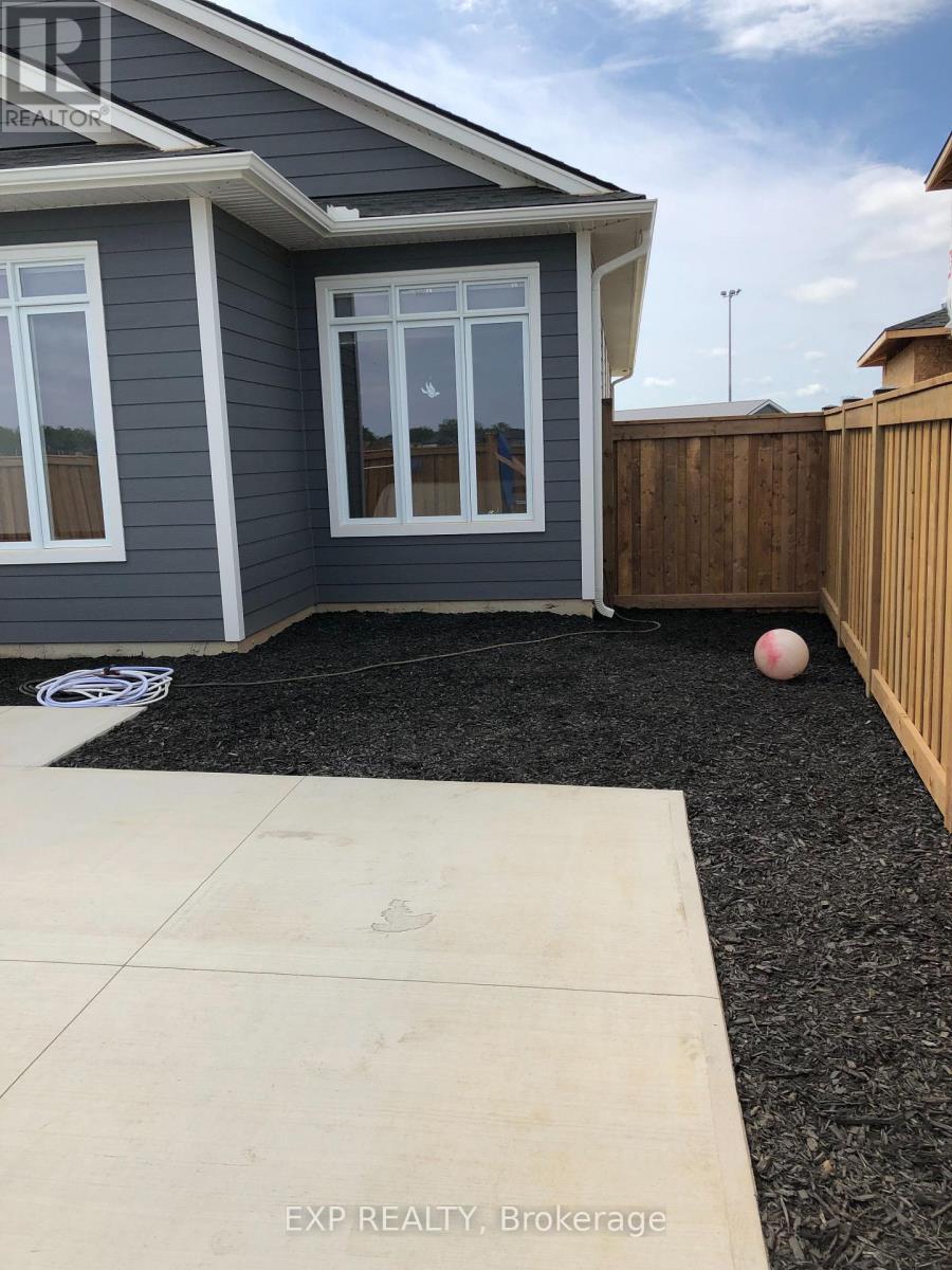 56 Optimist Drive, Southwold, Ontario  N5P 0G4 - Photo 12 - X12770260