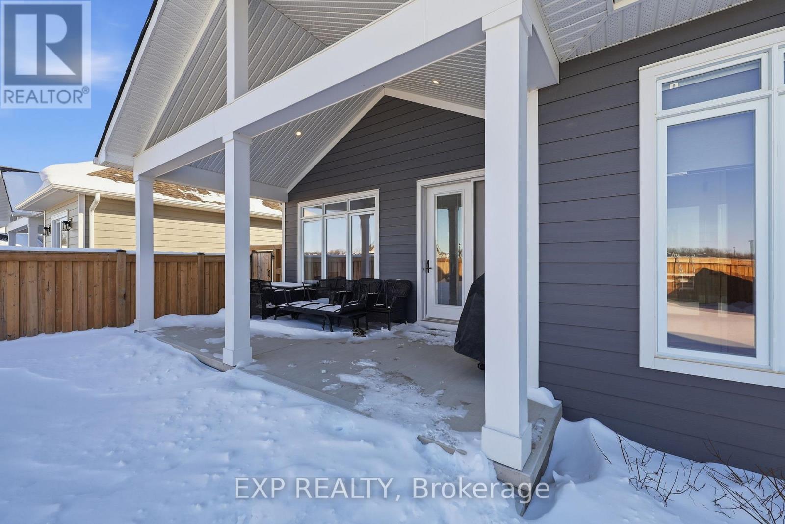 56 Optimist Drive, Southwold, Ontario  N5P 0G4 - Photo 3 - X12770260