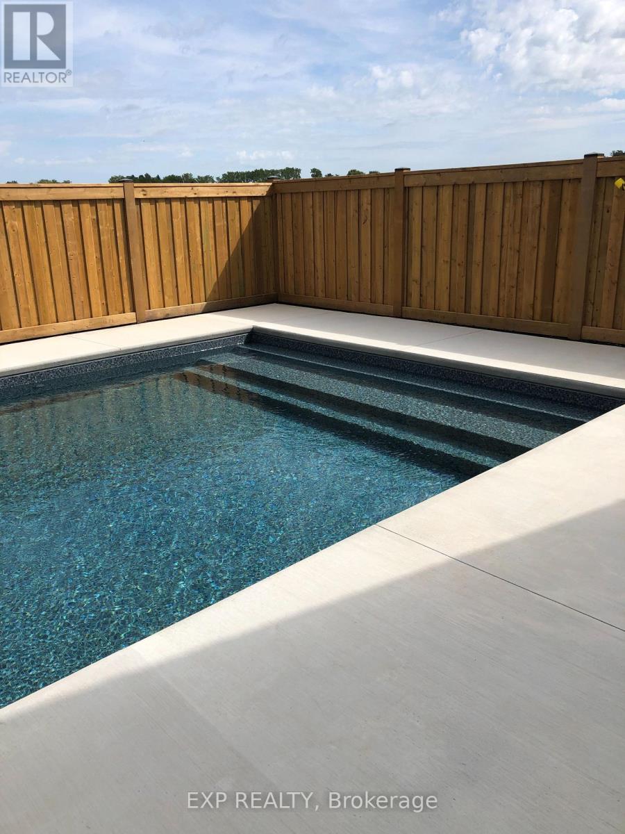 56 Optimist Drive, Southwold, Ontario  N5P 0G4 - Photo 9 - X12770260