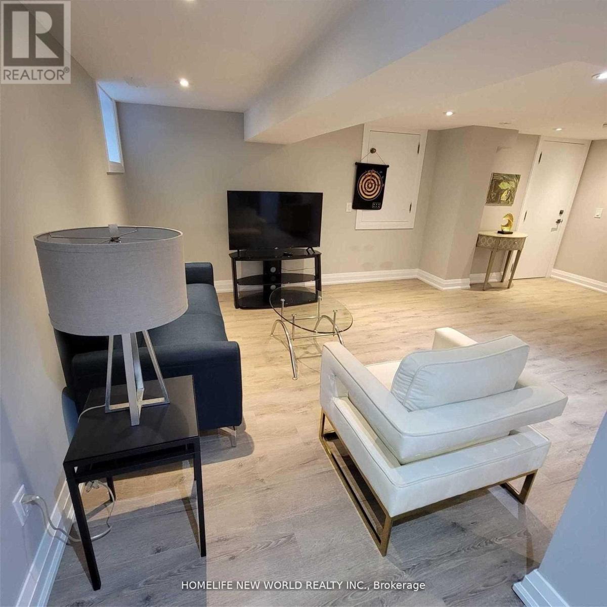 41 Brucewood Crescent, Toronto, Ontario  M6A 2G7 - Photo 7 - C12770268