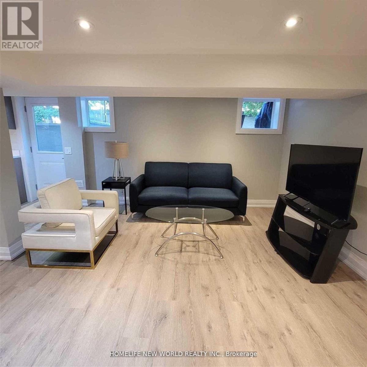 41 Brucewood Crescent, Toronto, Ontario  M6A 2G7 - Photo 8 - C12770268