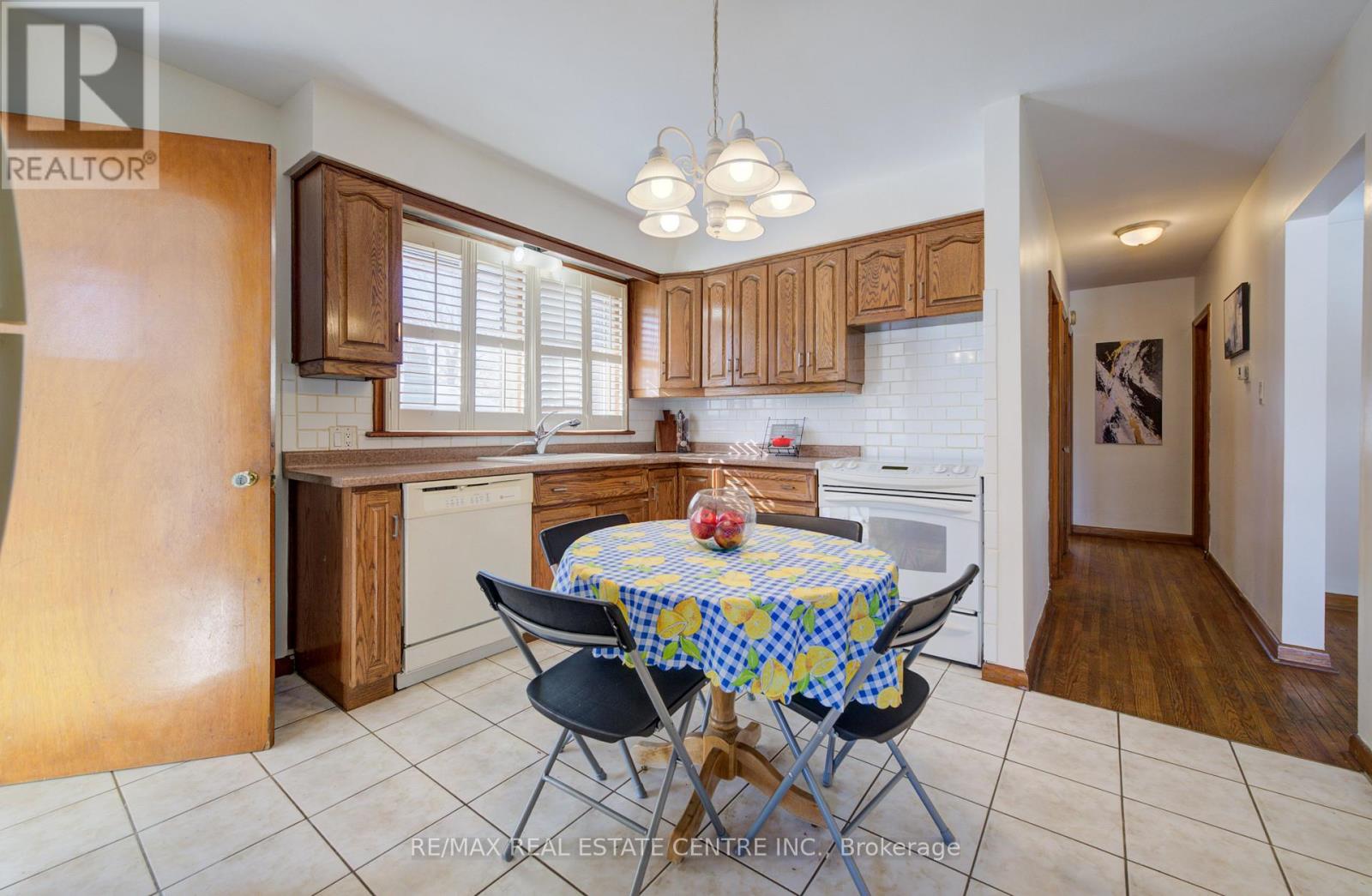 150 Howard Avenue, Hamilton, Ontario  L9A 2W8 - Photo 8 - X12649042