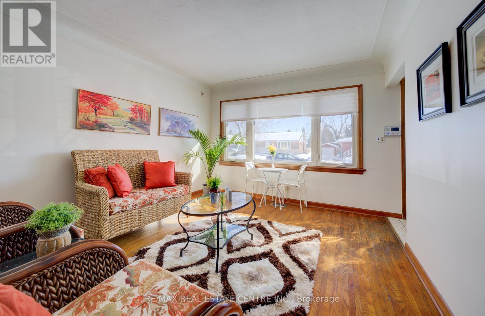 150 Howard Avenue, Hamilton, Ontario  L9A 2W8 - Photo 3 - X12649042