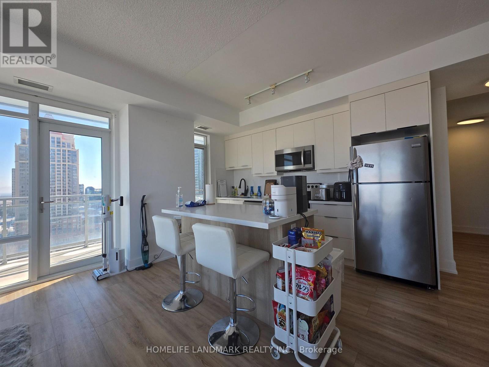 1402 - 365 Prince Of Wales Drive, Mississauga (City Centre), Ontario  L5B 0A1 - Photo 11 - W12770276