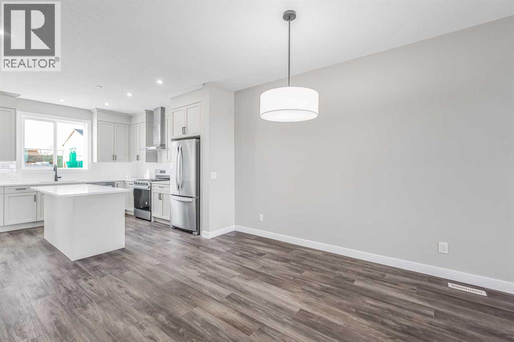 423 Hotchkiss Manor, Calgary, Alberta  T3S 0N3 - Photo 10 - A2283550