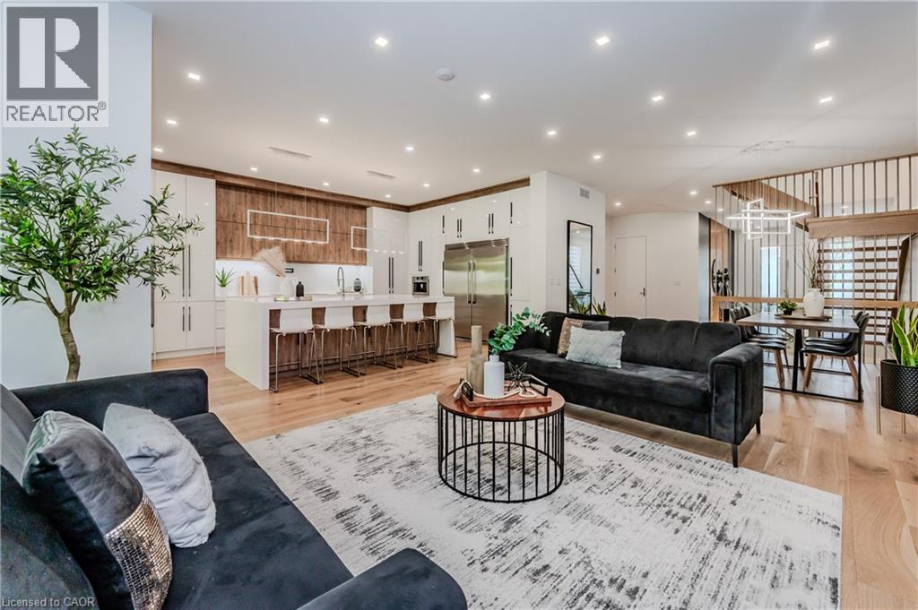 320 Otterbein Road, Kitchener, Ontario  N2B 0A7 - Photo 11 - 40803812