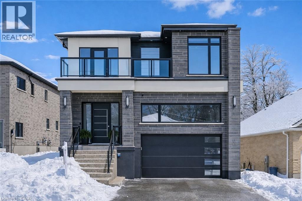 320 Otterbein Road, Kitchener, Ontario  N2B 0A7 - Photo 2 - 40803812