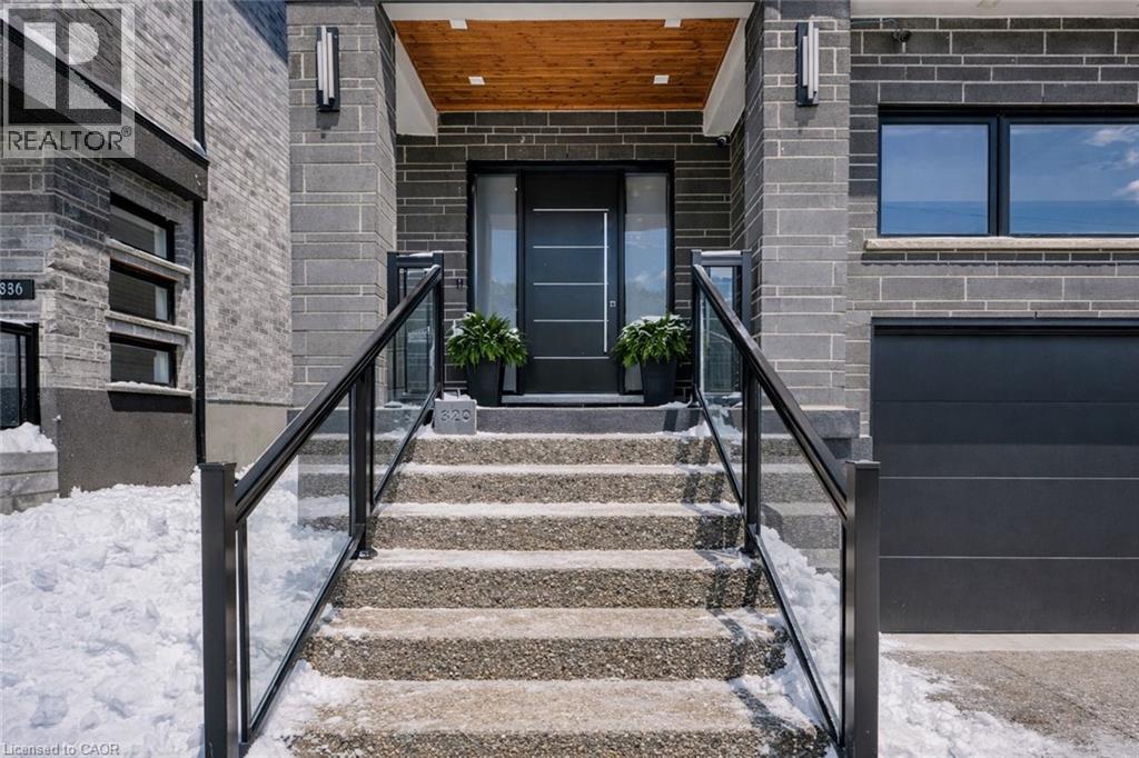 320 Otterbein Road, Kitchener, Ontario  N2B 0A7 - Photo 4 - 40803812