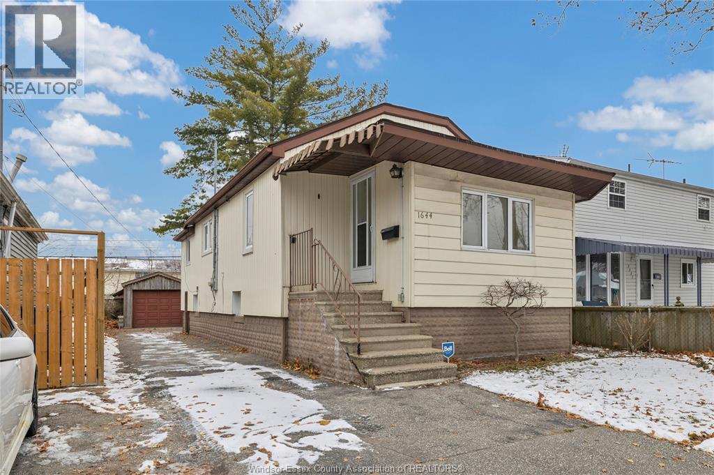 1644 Ford Boulevard, Windsor, Ontario  N8T 2E1 - Photo 1 - 26000497