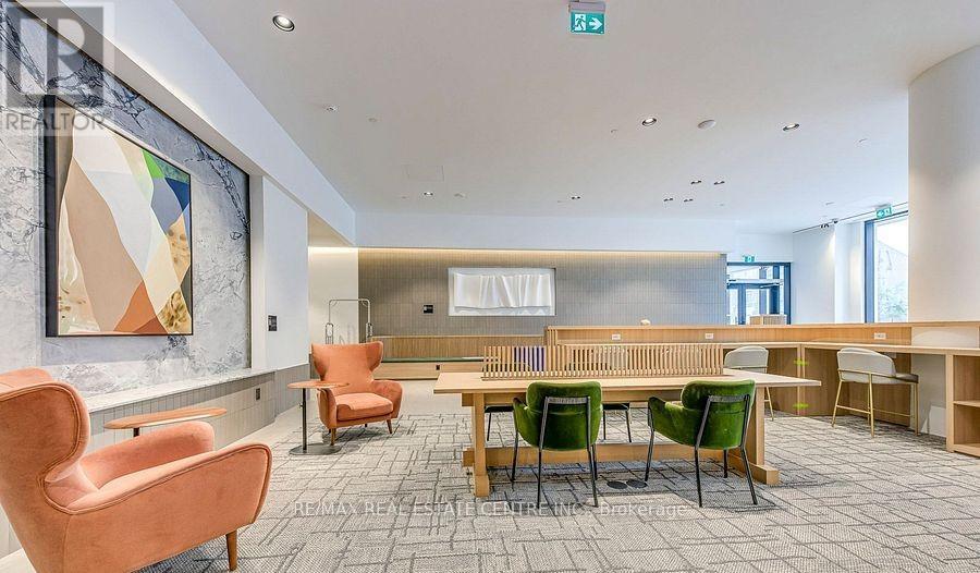 3408 - 395 Square One Drive, Mississauga, Ontario  L5B 0P6 - Photo 12 - W12770278