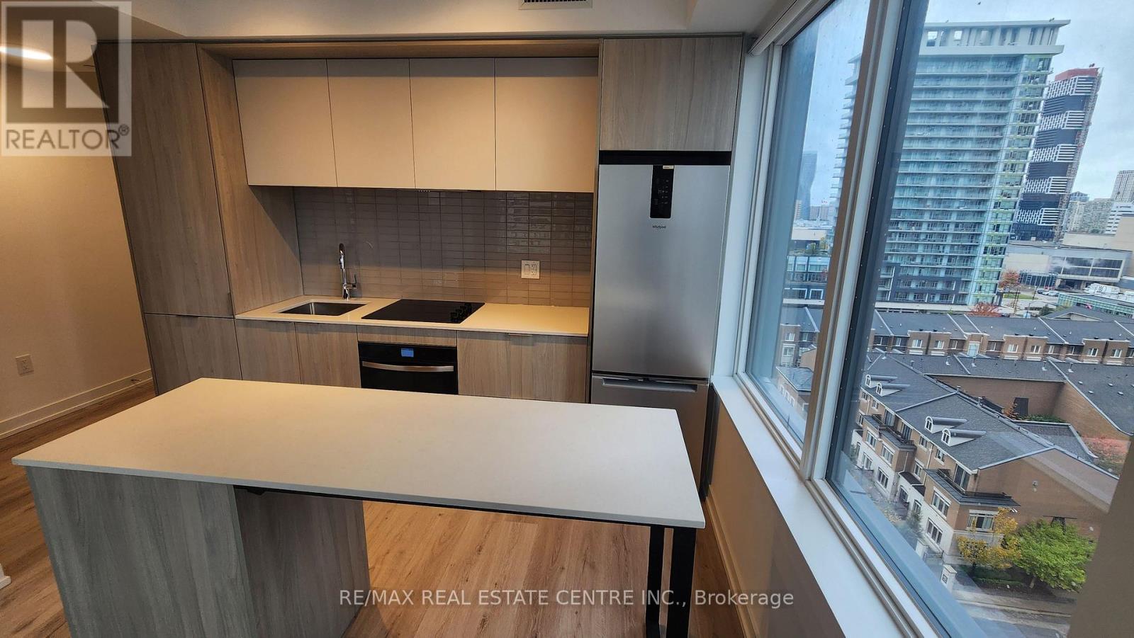 3408 - 395 Square One Drive, Mississauga, Ontario  L5B 0P6 - Photo 2 - W12770278