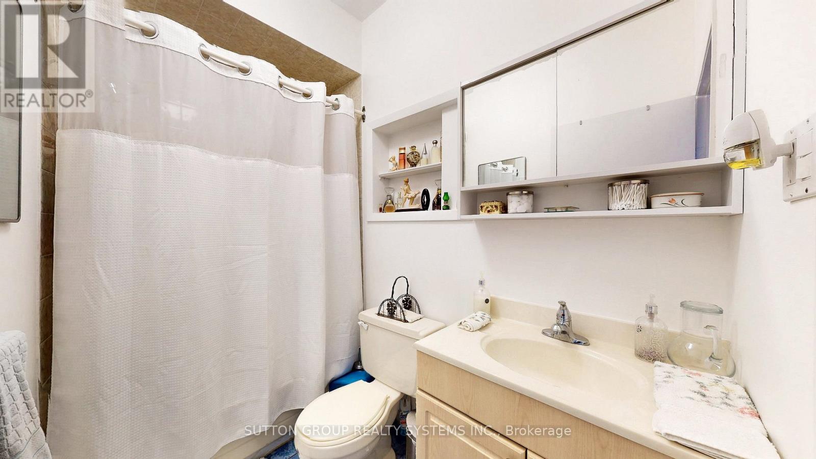 1180 Ossington Avenue, Toronto, Ontario  M6G 3W1 - Photo 15 - C12770302