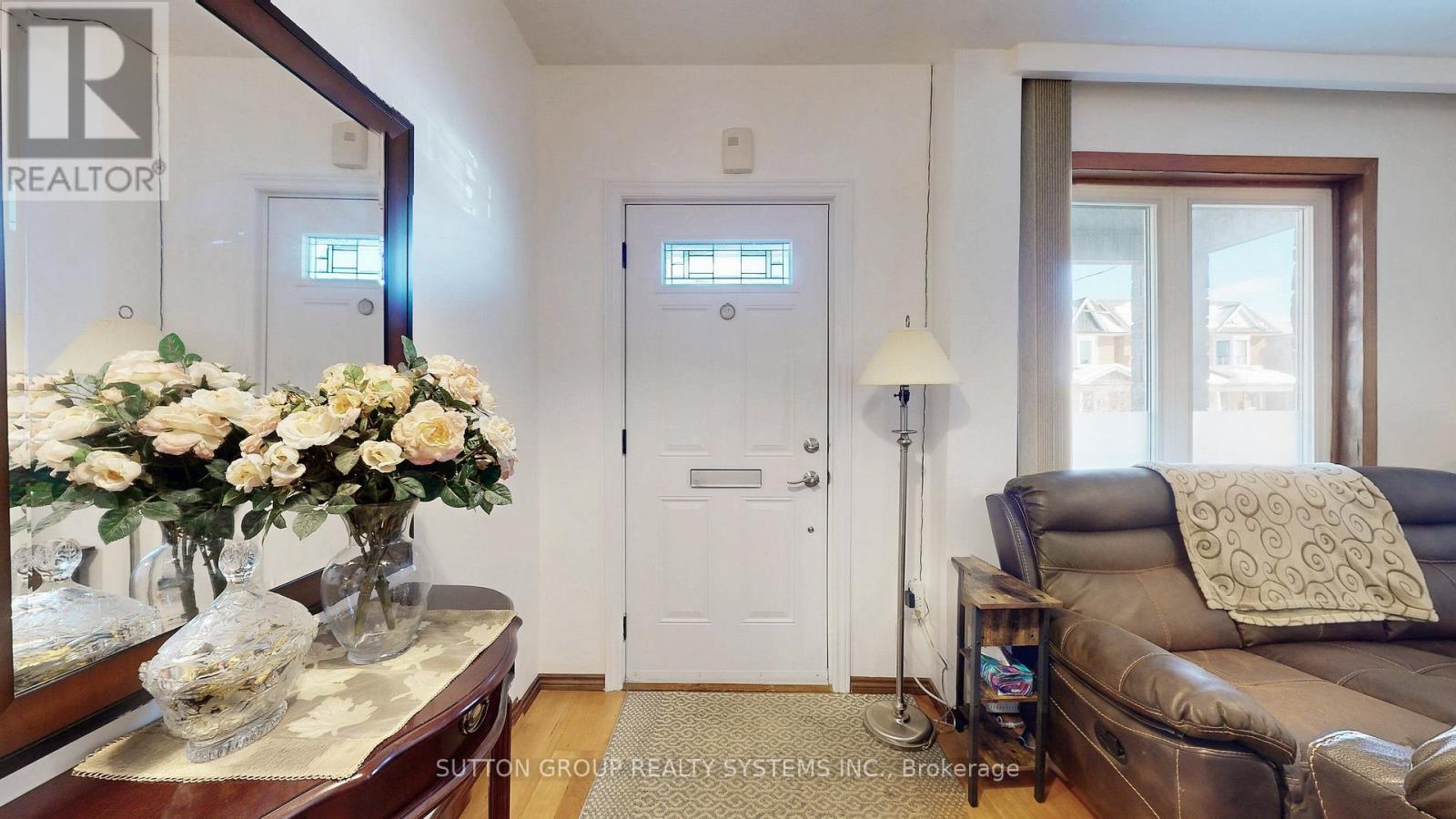 1180 Ossington Avenue, Toronto, Ontario  M6G 3W1 - Photo 17 - C12770302