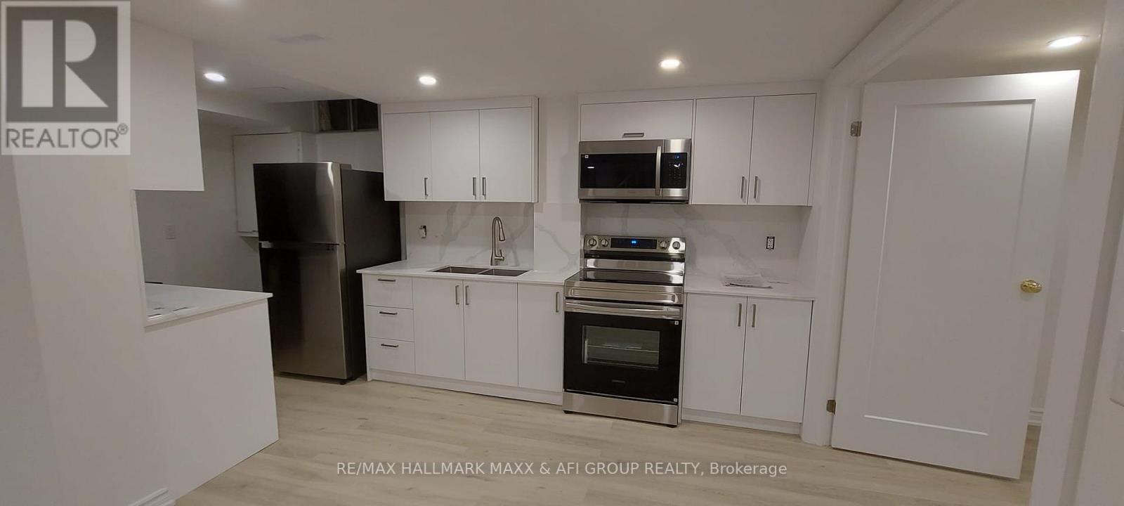 Lower - 568 Brownridge Drive, Vaughan, Ontario  L4J 6B5 - Photo 7 - N12770290