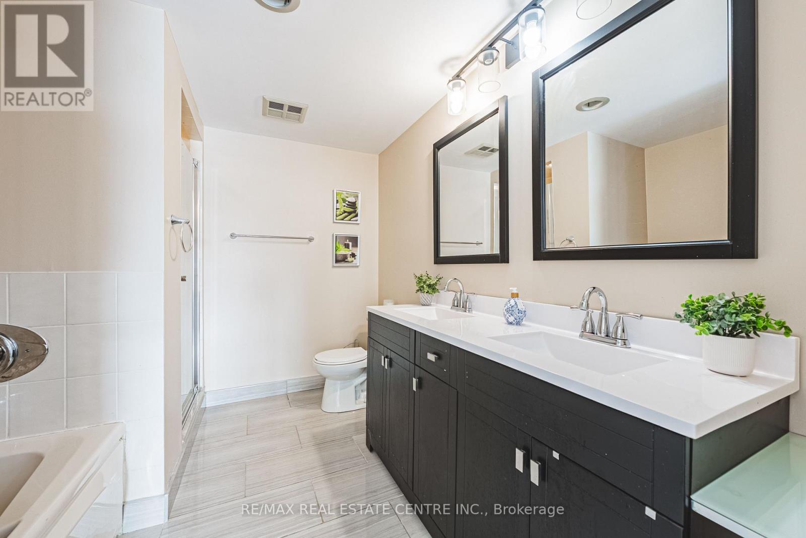 Ph1904 - 2155 Burnhamthorpe Road W, Mississauga (Erin Mills), Ontario  L5L 5P4 - Photo 35 - W12770284