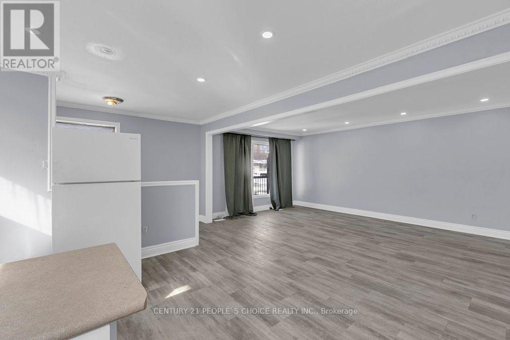 61 Primula Crescent, Toronto, Ontario  M9L 1J9 - Photo 21 - W12770294