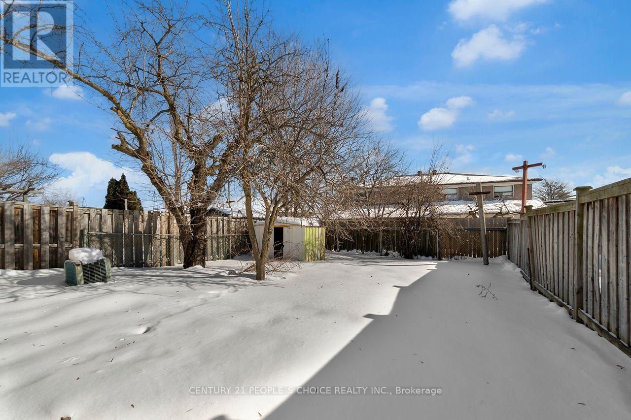 61 Primula Crescent, Toronto, Ontario  M9L 1J9 - Photo 46 - W12770294