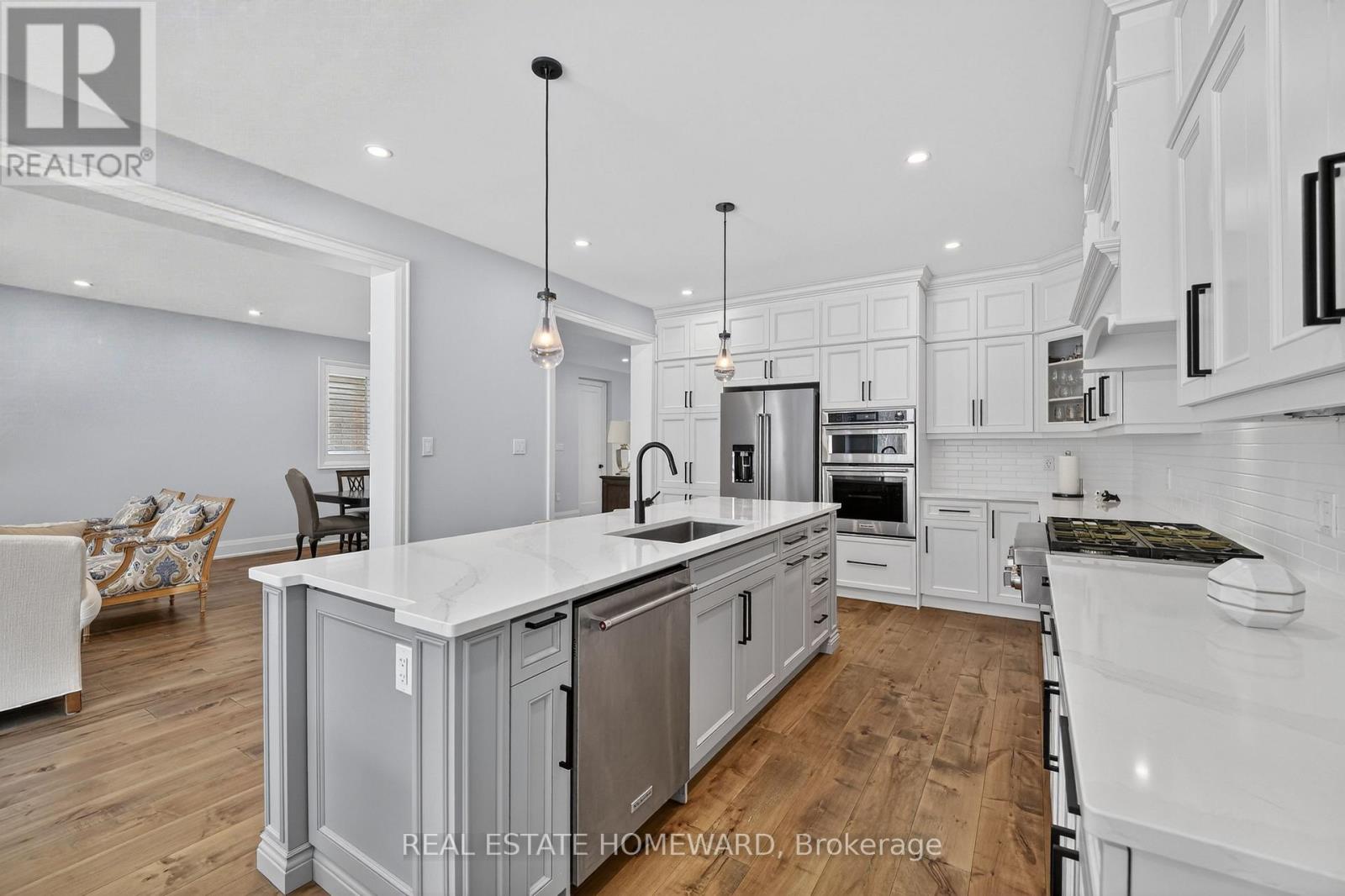 3329 Vernon Powell Drive, Oakville, Ontario  L6H 0Y4 - Photo 10 - W12770304