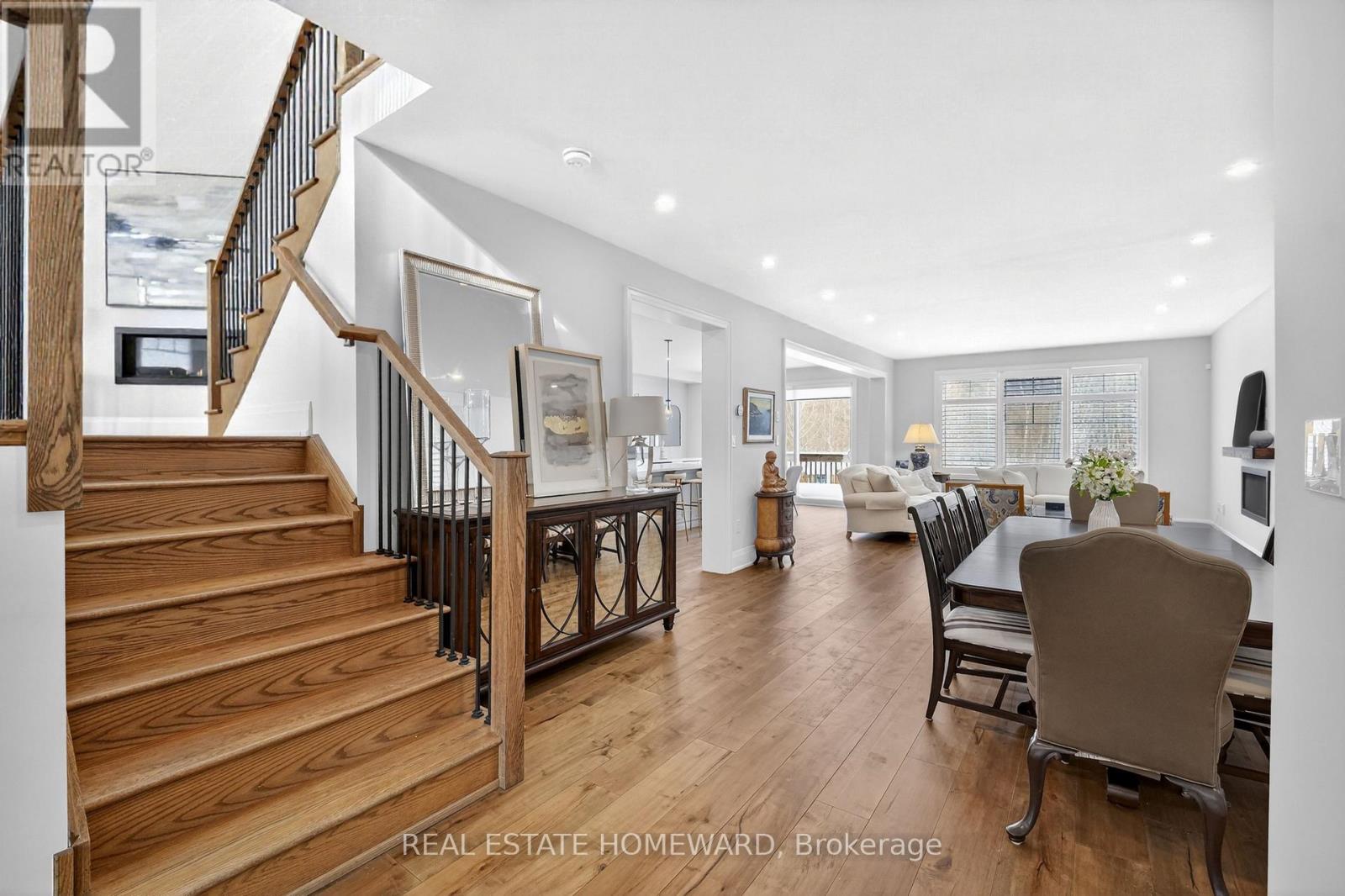 3329 Vernon Powell Drive, Oakville, Ontario  L6H 0Y4 - Photo 3 - W12770304