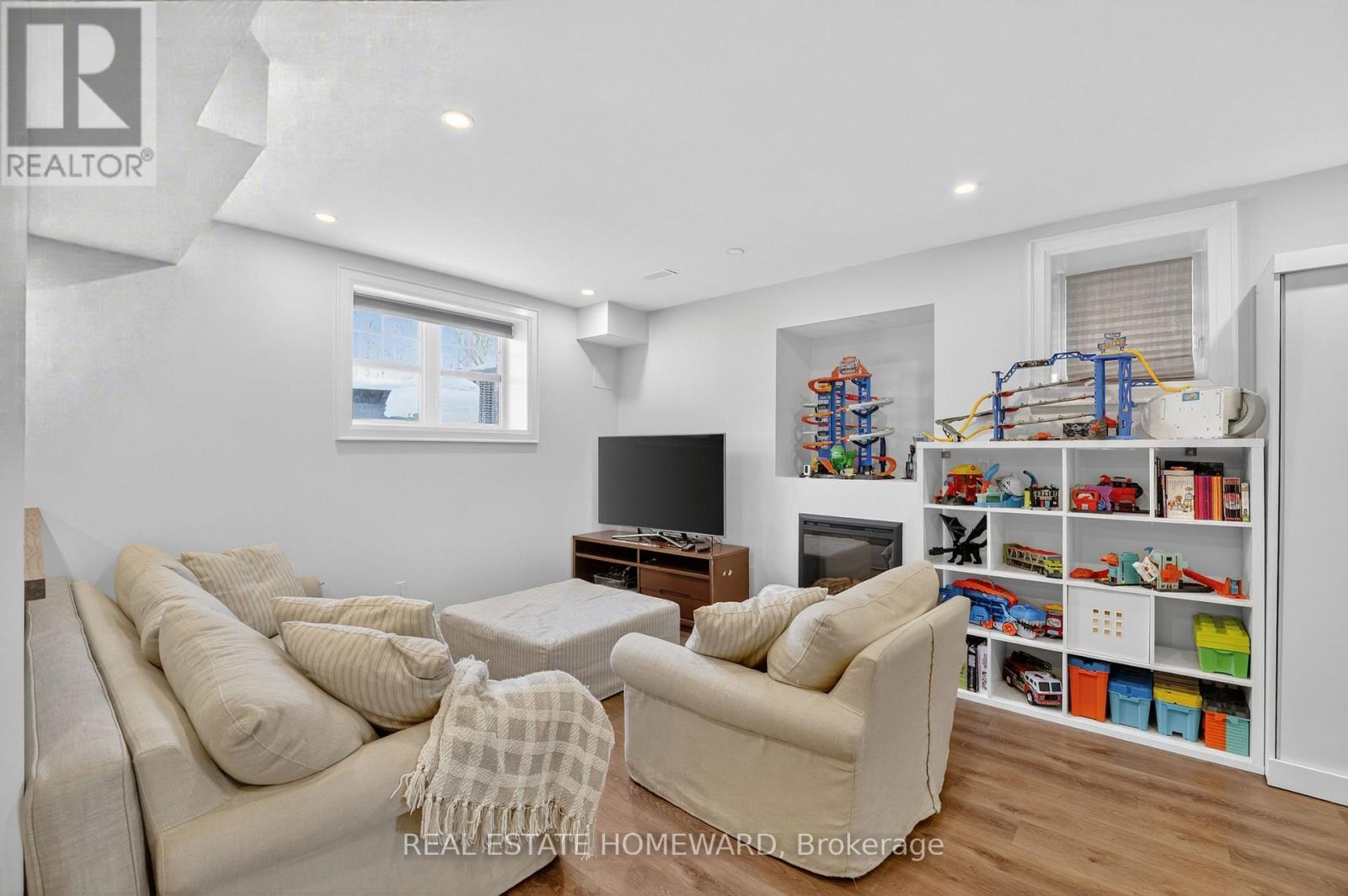 3329 Vernon Powell Drive, Oakville, Ontario  L6H 0Y4 - Photo 33 - W12770304