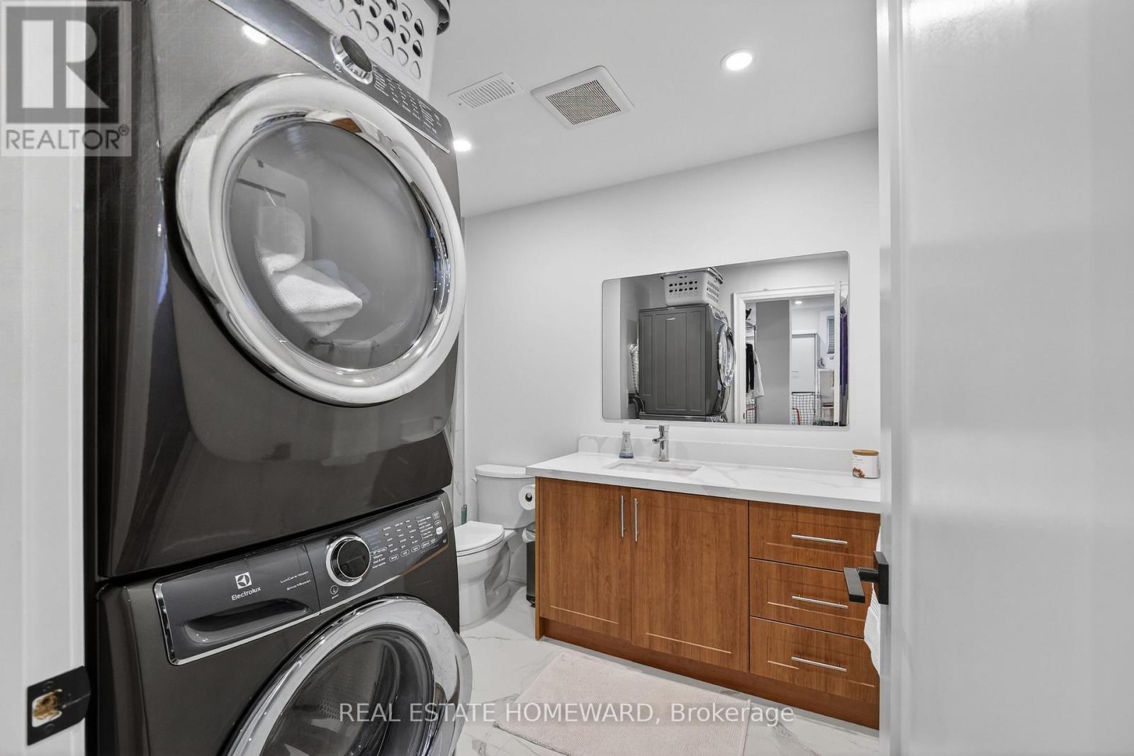 3329 Vernon Powell Drive, Oakville, Ontario  L6H 0Y4 - Photo 34 - W12770304