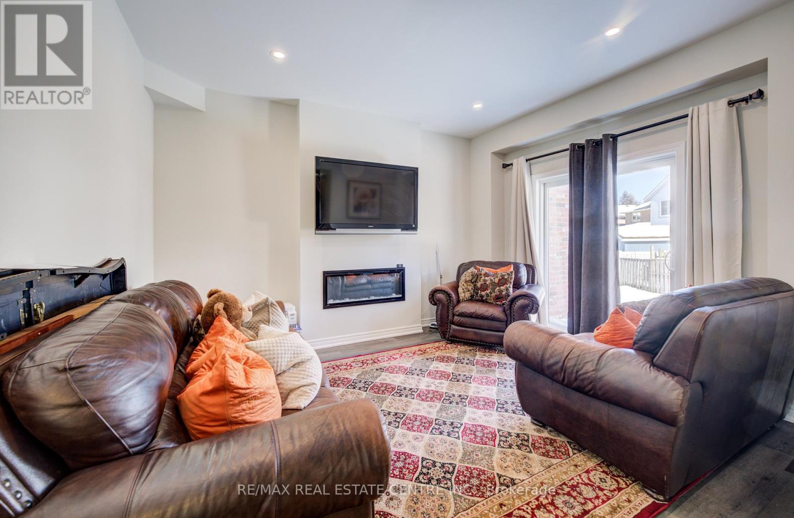 43 Genoa Drive, Hamilton, Ontario  L9B 0K1 - Photo 12 - X12770308