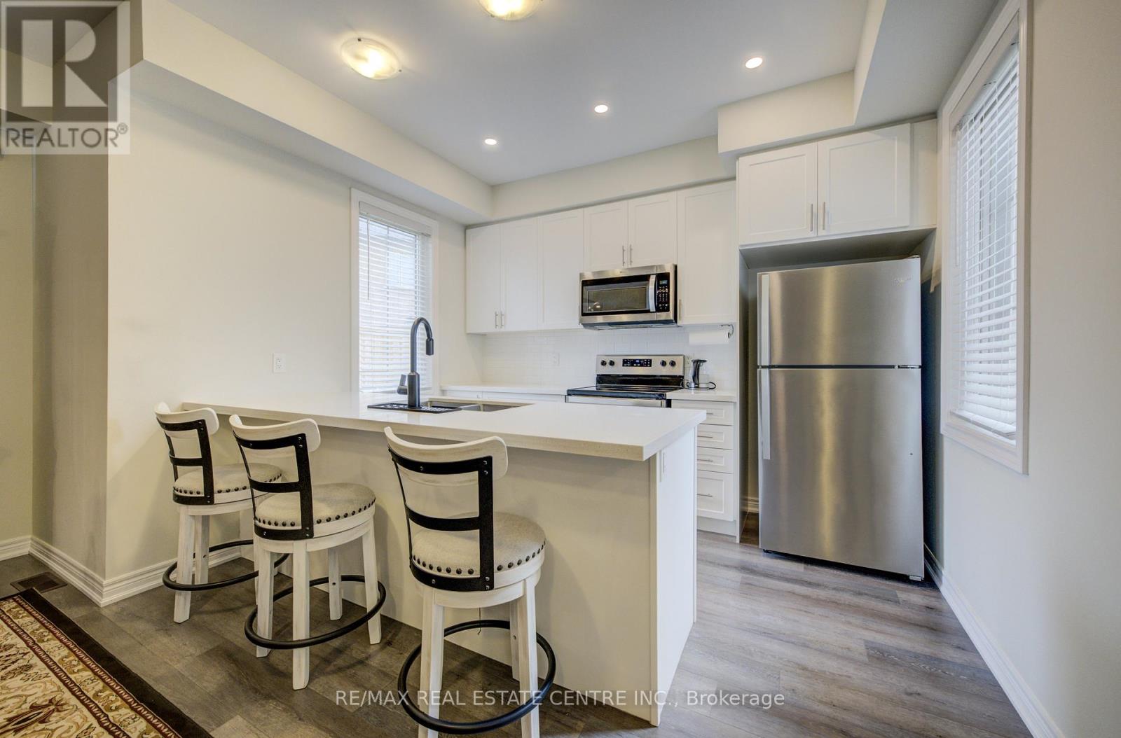 43 Genoa Drive, Hamilton, Ontario  L9B 0K1 - Photo 16 - X12770308