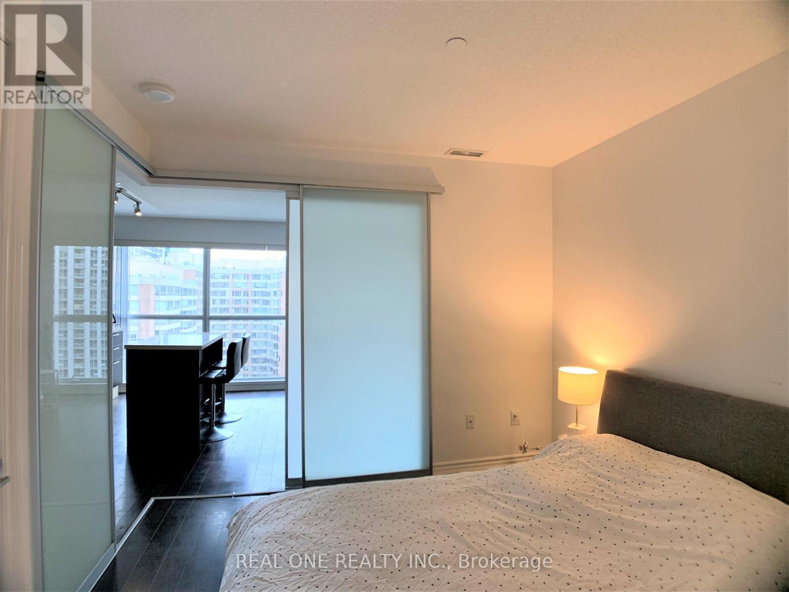 1222 - 386 Yonge Street, Toronto, Ontario  M5B 0A5 - Photo 9 - C12770312