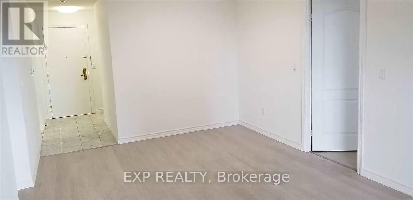 2207 - 18 Sommerset Way, Toronto, Ontario  M2N 6X5 - Photo 3 - C12770314