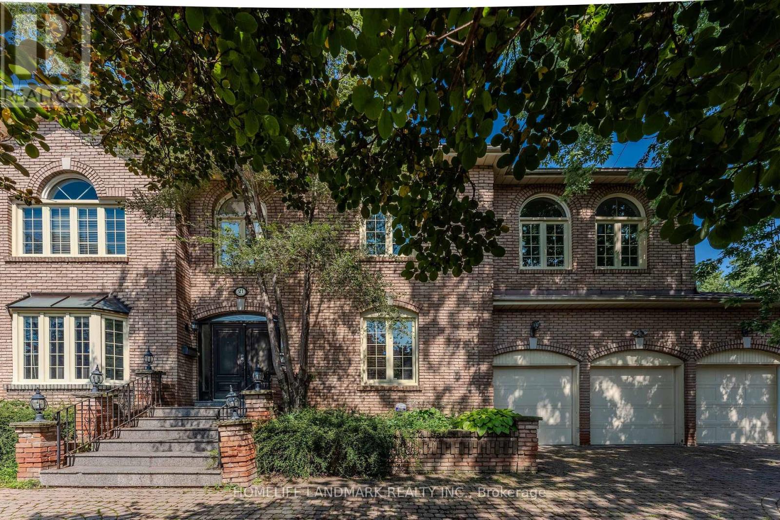 21 KIRKDALE CRESCENT, Toronto, Ontario