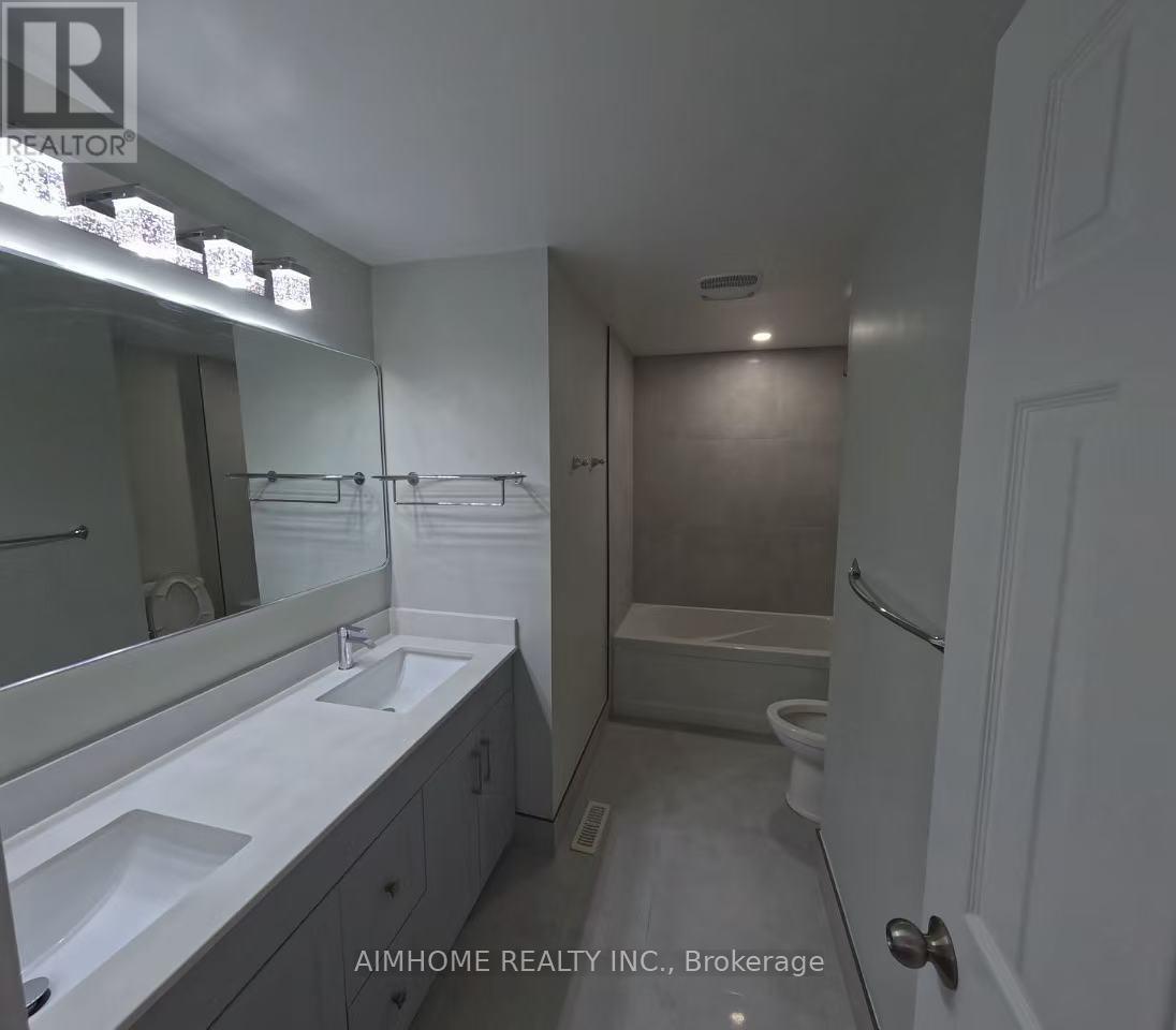 21 Halder Crescent, Markham, Ontario  L3R 7E9 - Photo 2 - N12770316