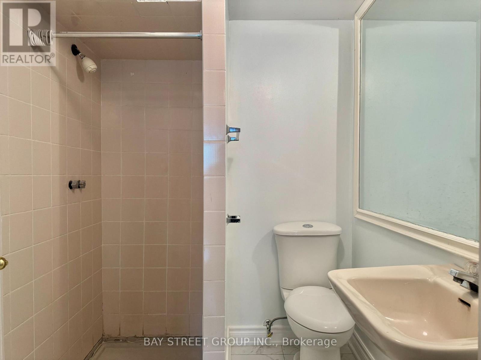 One Bedroom In Basement - 8 Queensgate Court, Markham, Ontario  L3R 8L5 - Photo 5 - N12770320